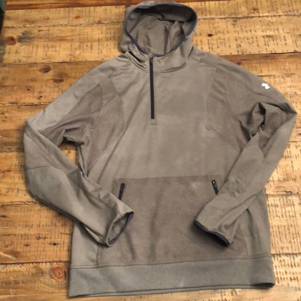 Hooded performance half zip